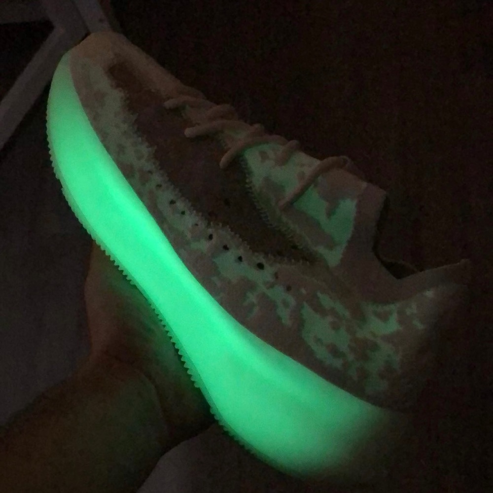 Yeezy Boost 380 - Picture 6 of 6